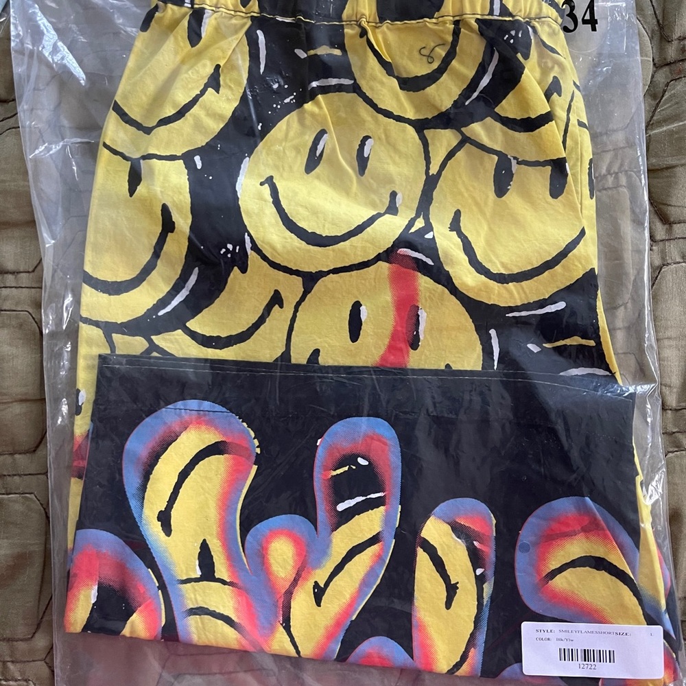 Chinatown Market shorts size 34 in men